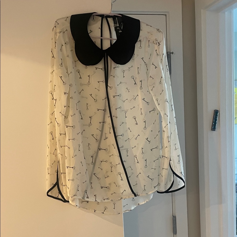 Bisou Bisou Cream Blouse with Black Accents
